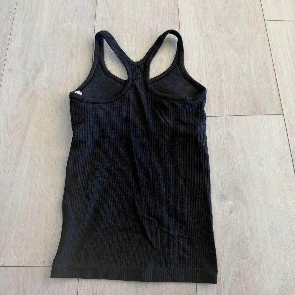 Lululemon women’s black tank top size 4